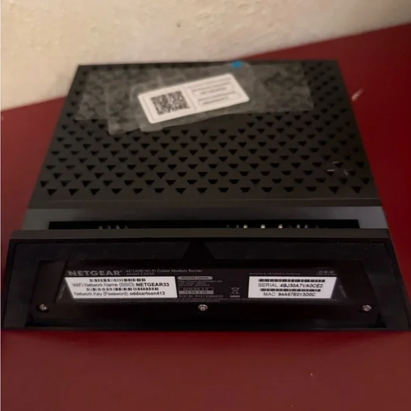 NETGEAR Router with Adapter - Picture 2 of 2